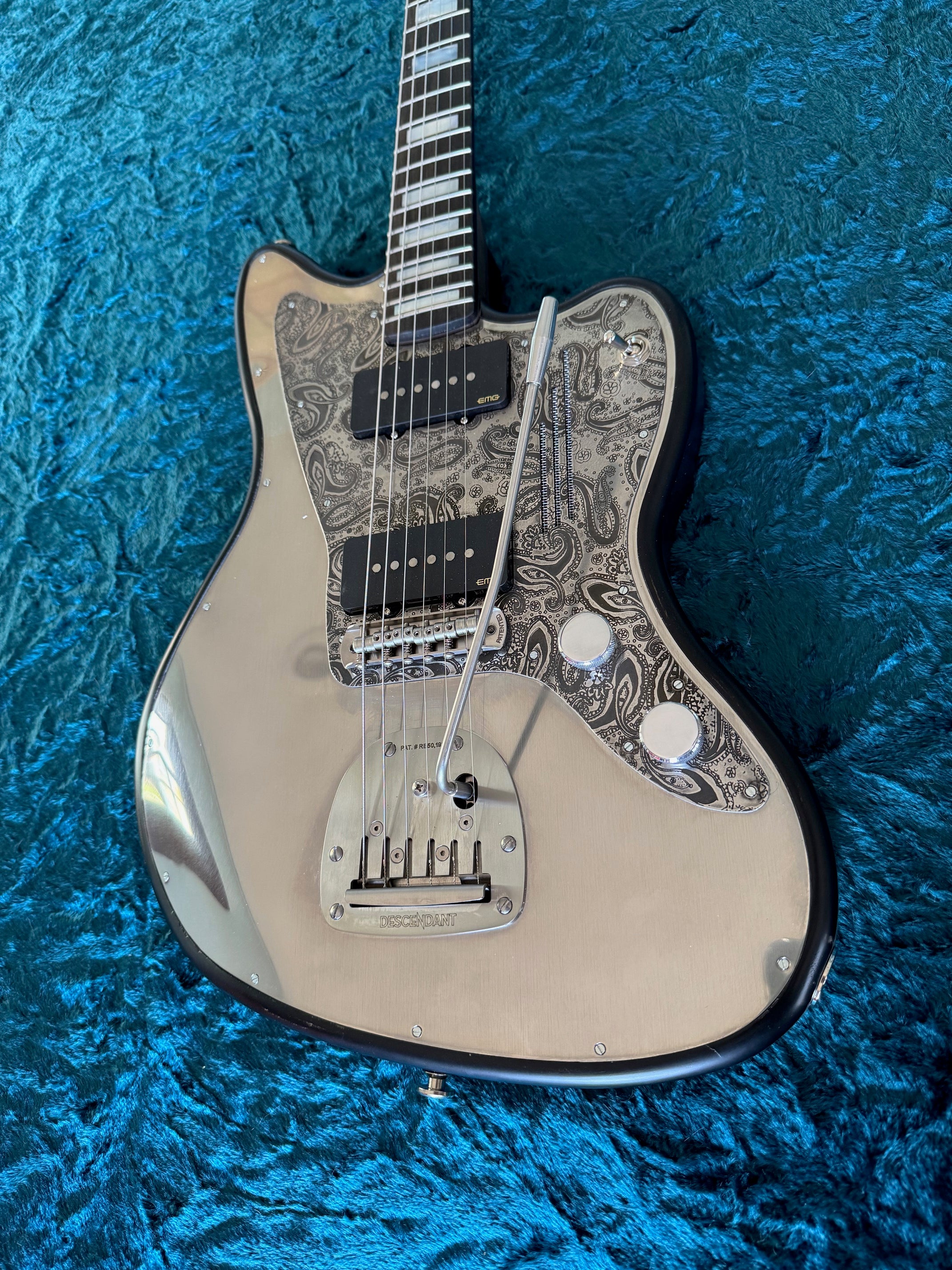 25050 Black on Paisley Steelmaster