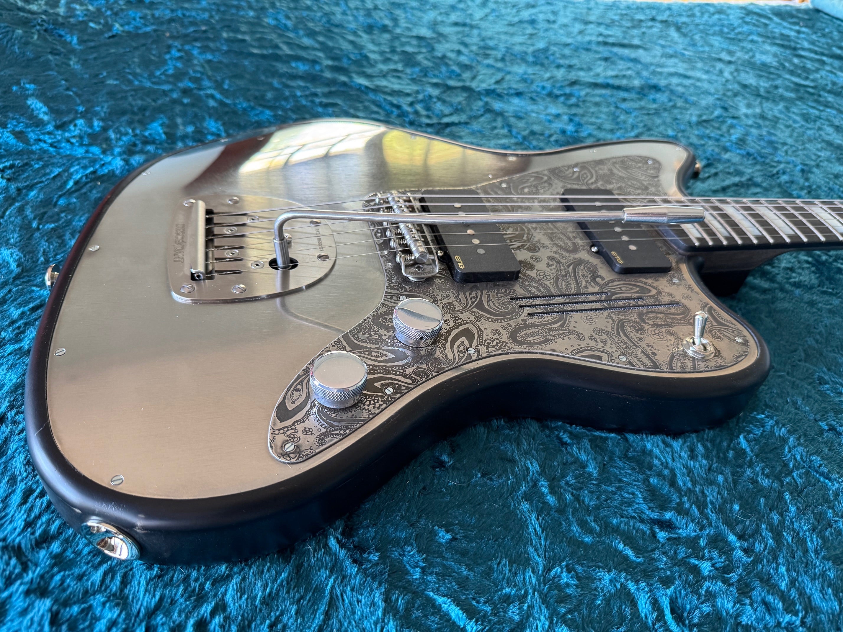 25050 Black on Paisley Steelmaster