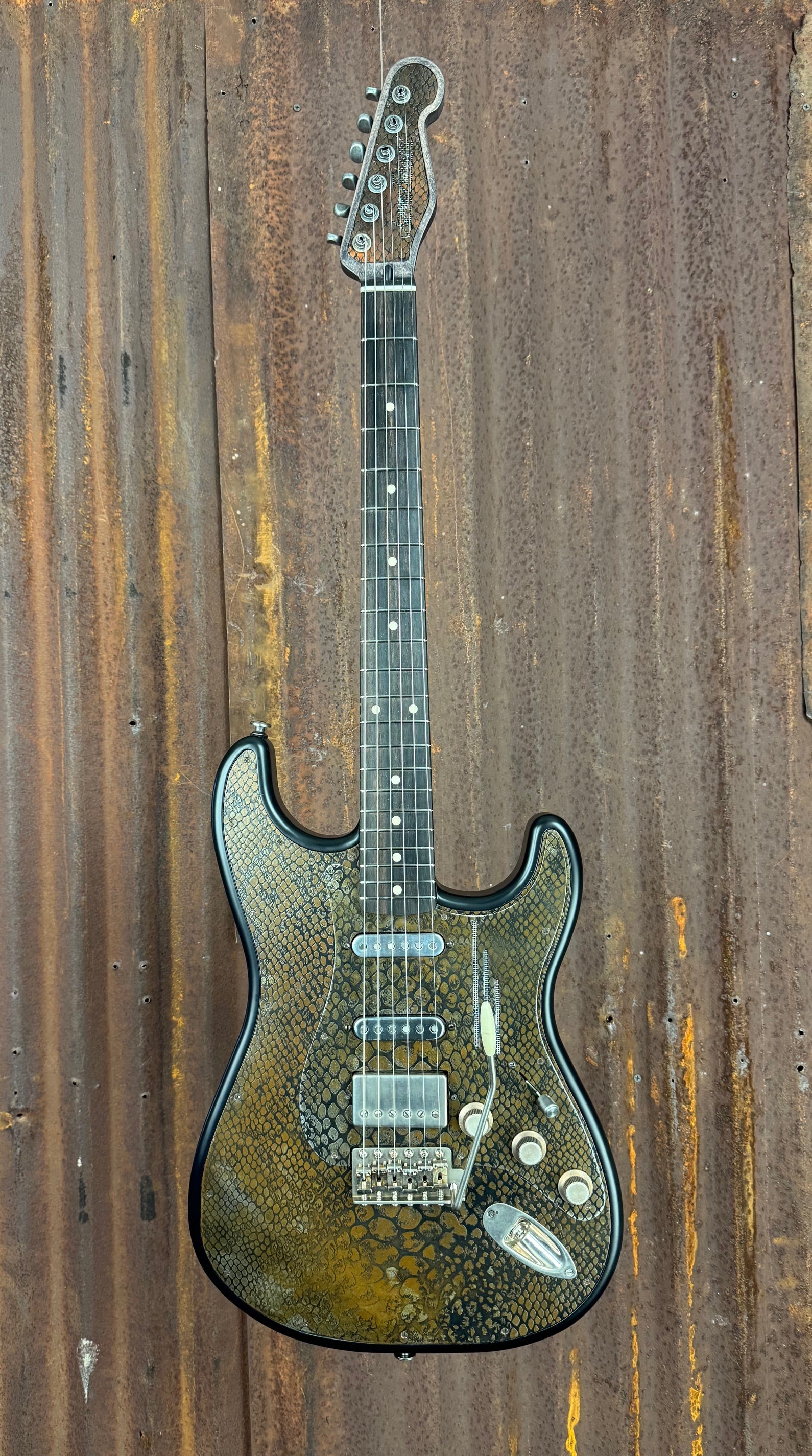 25035 Rusty Black Snakeskin Steel O Matic