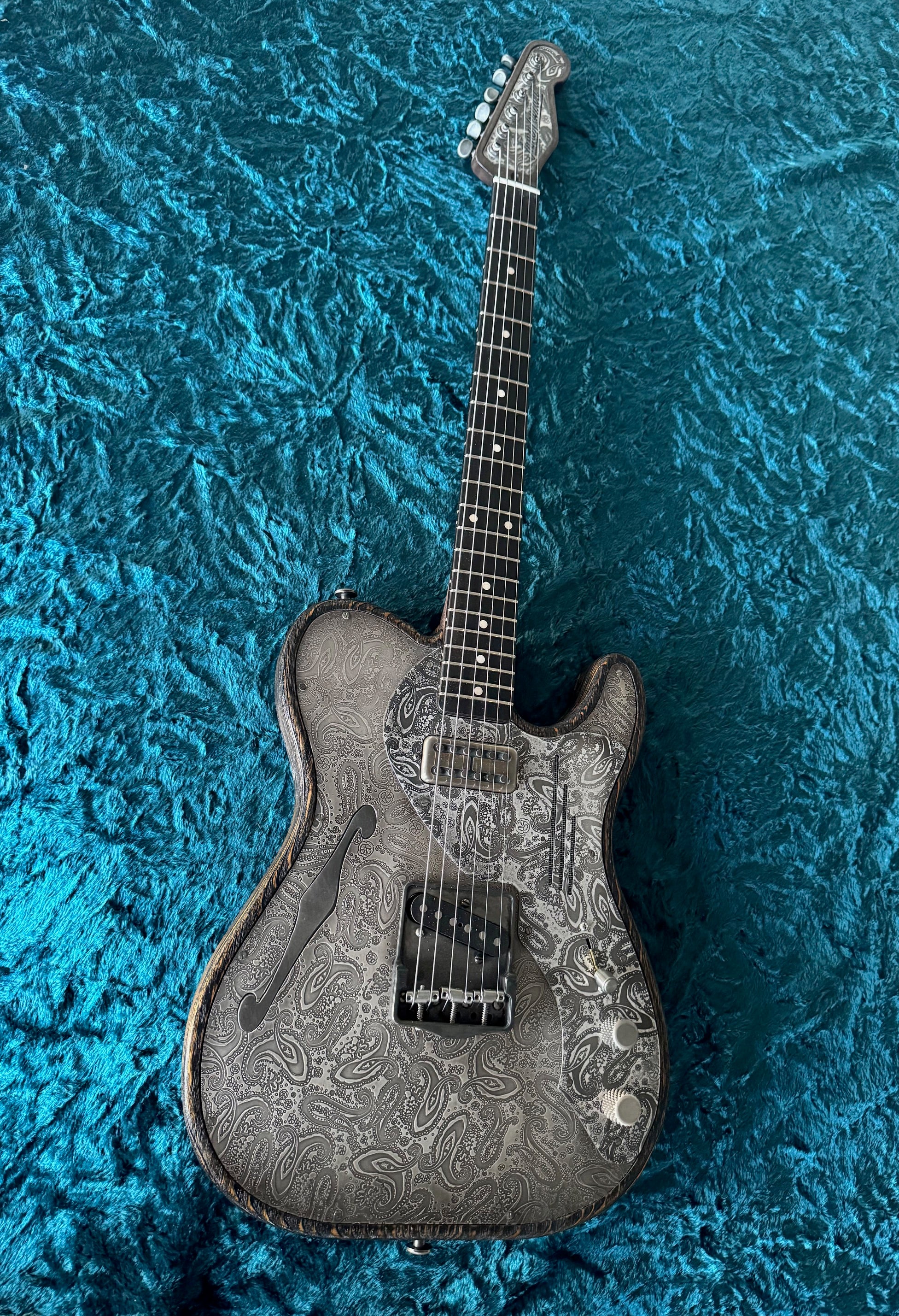 25032 Antique Silver Paisley Engraved Deluxe Steeltopcaster