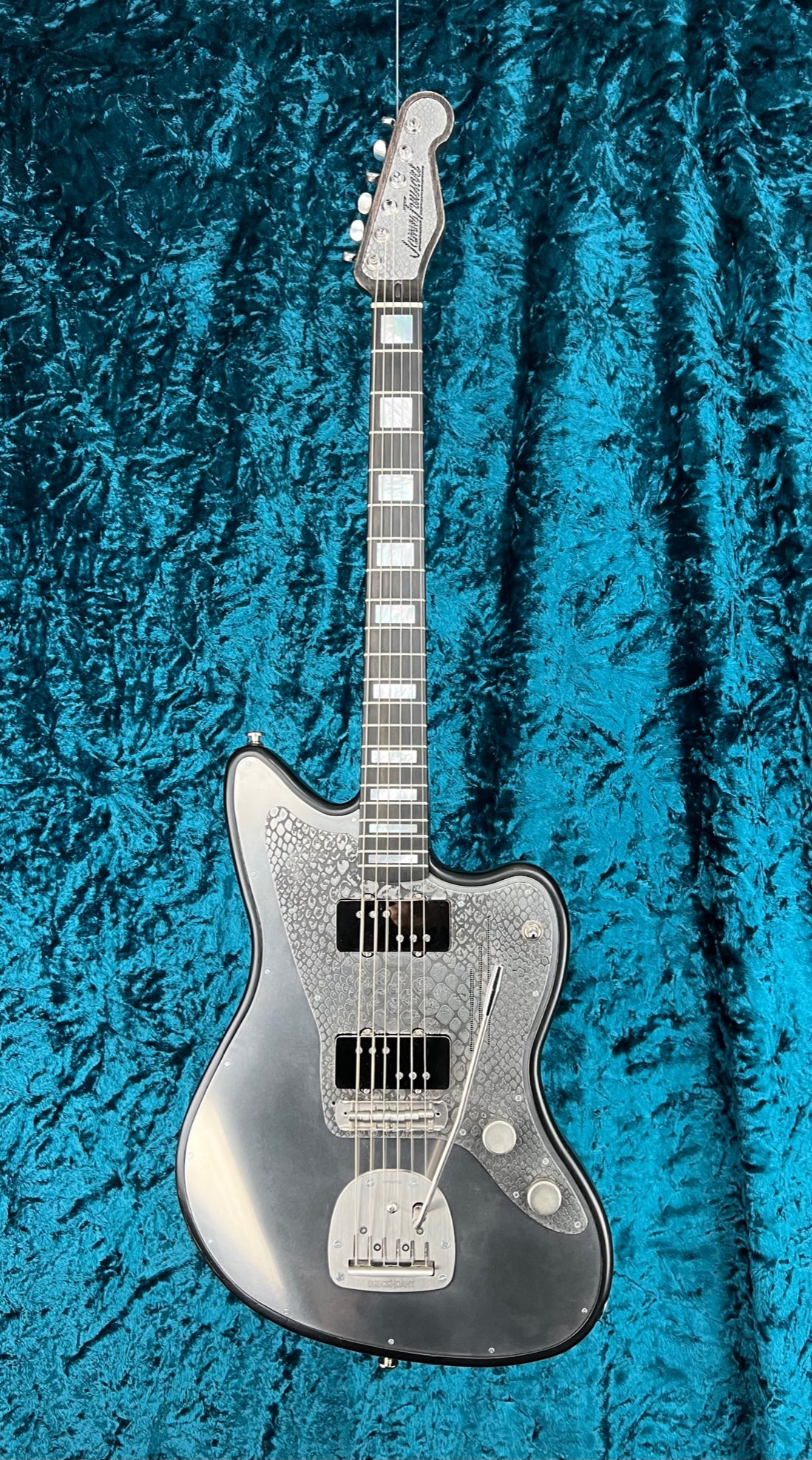 24011 Antique Silver Snakeskin Engraved Steelmaster