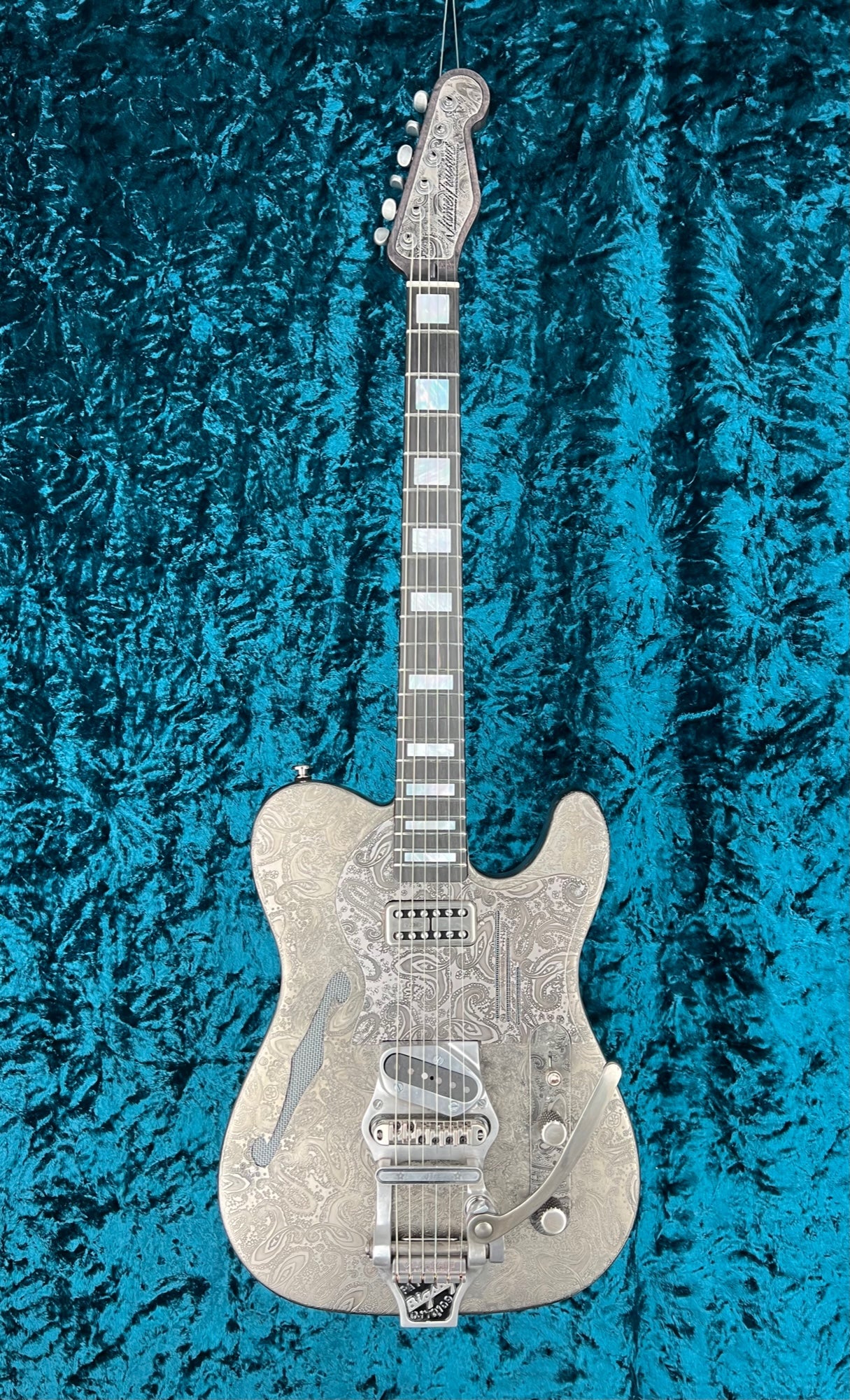 24026 Antique Silver Paisley Deluxe Steelcaster