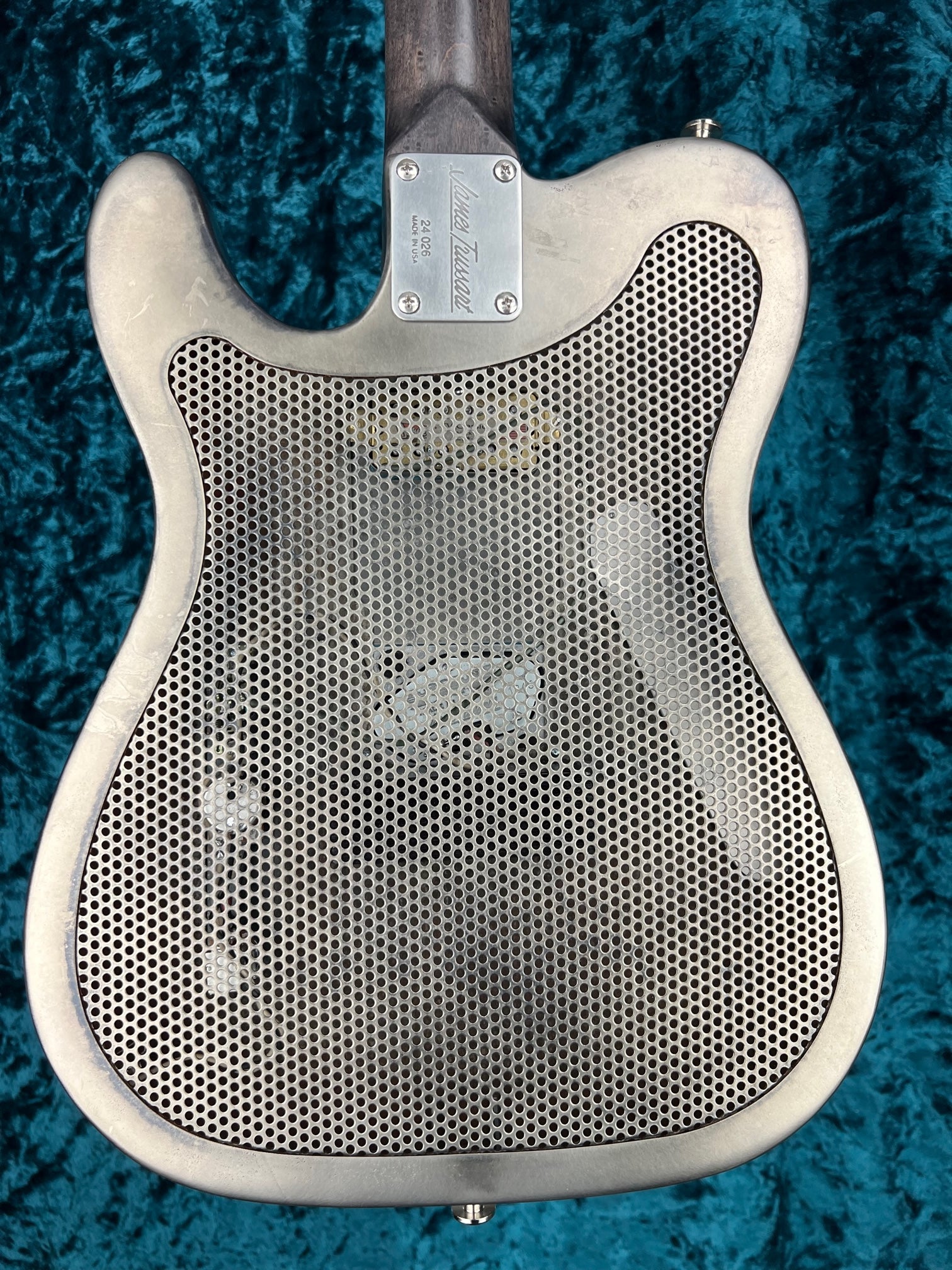24026 Antique Silver Paisley Deluxe Steelcaster