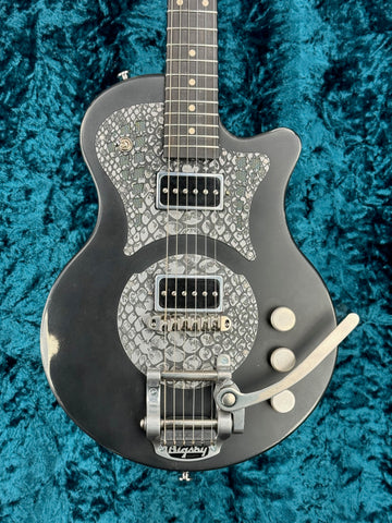24028 Black Antique Silver Snakeskin Engraved SteelPhonic