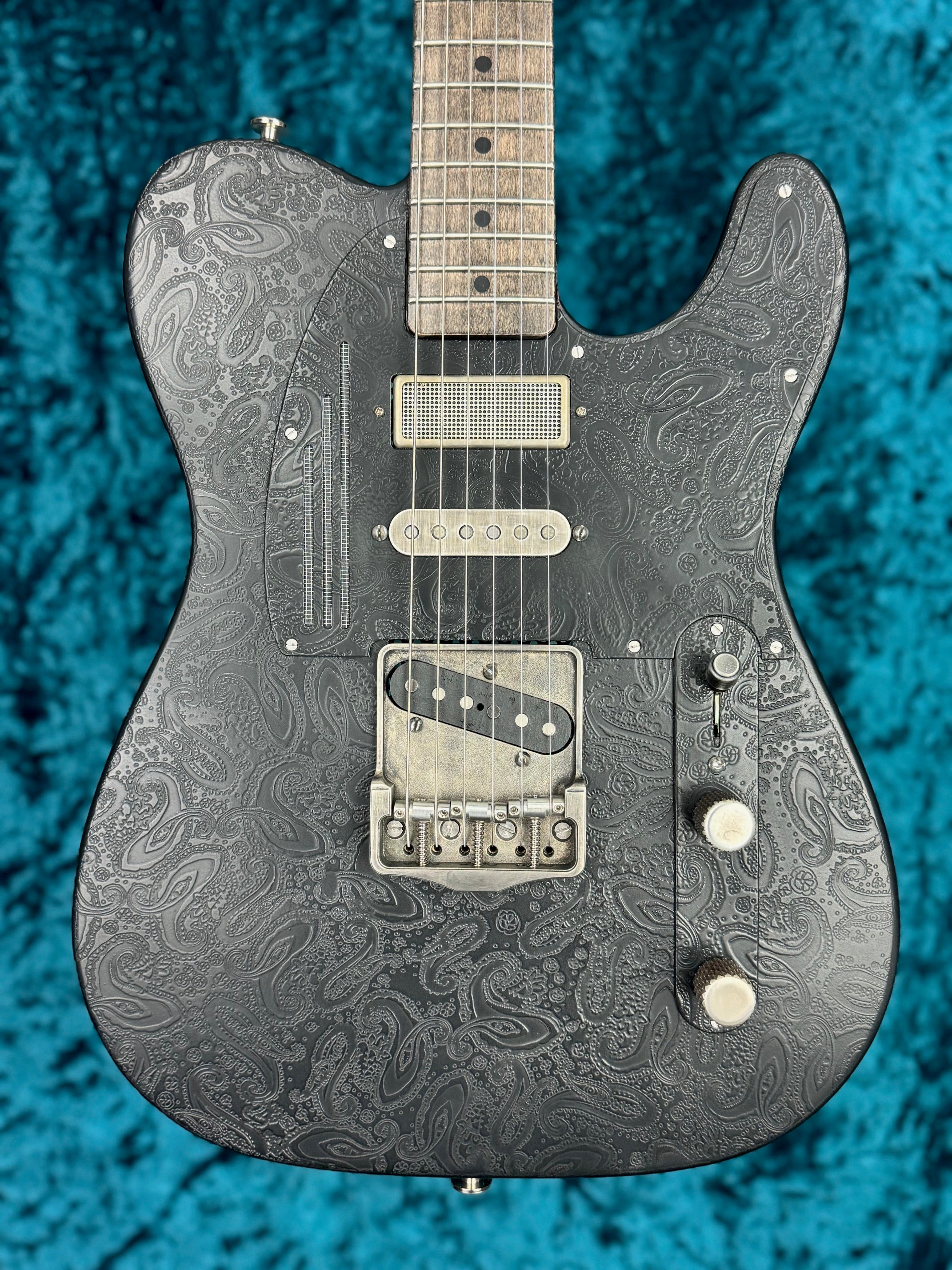 24034 Black Paisley Engraved SteelCaster