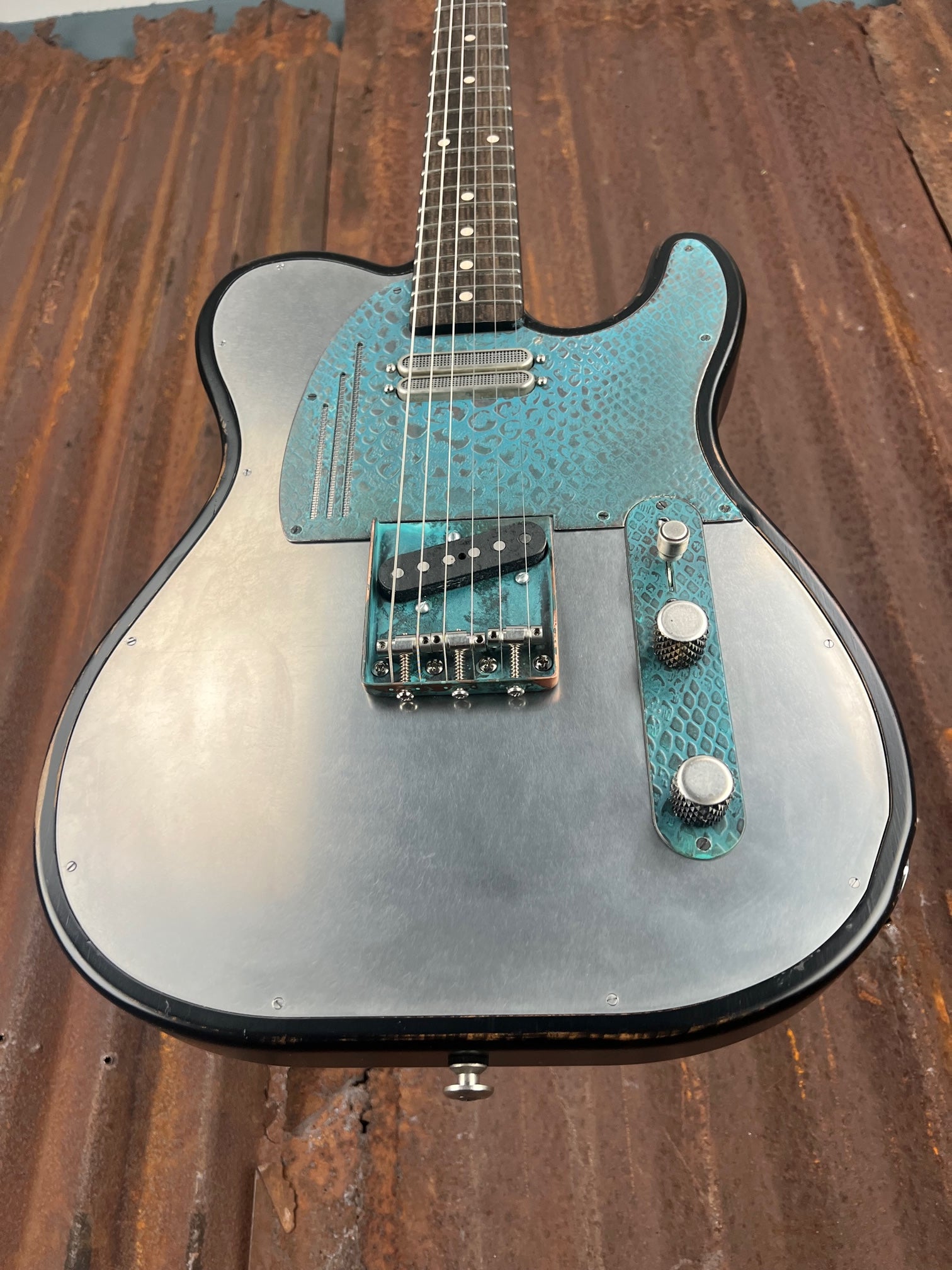 23017 Titanic Green Snakeskin on Recessed Top SteelTopCaster
