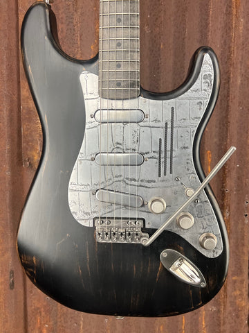 23016 Gator Engraved Satin Black Nitro Steel O Matic