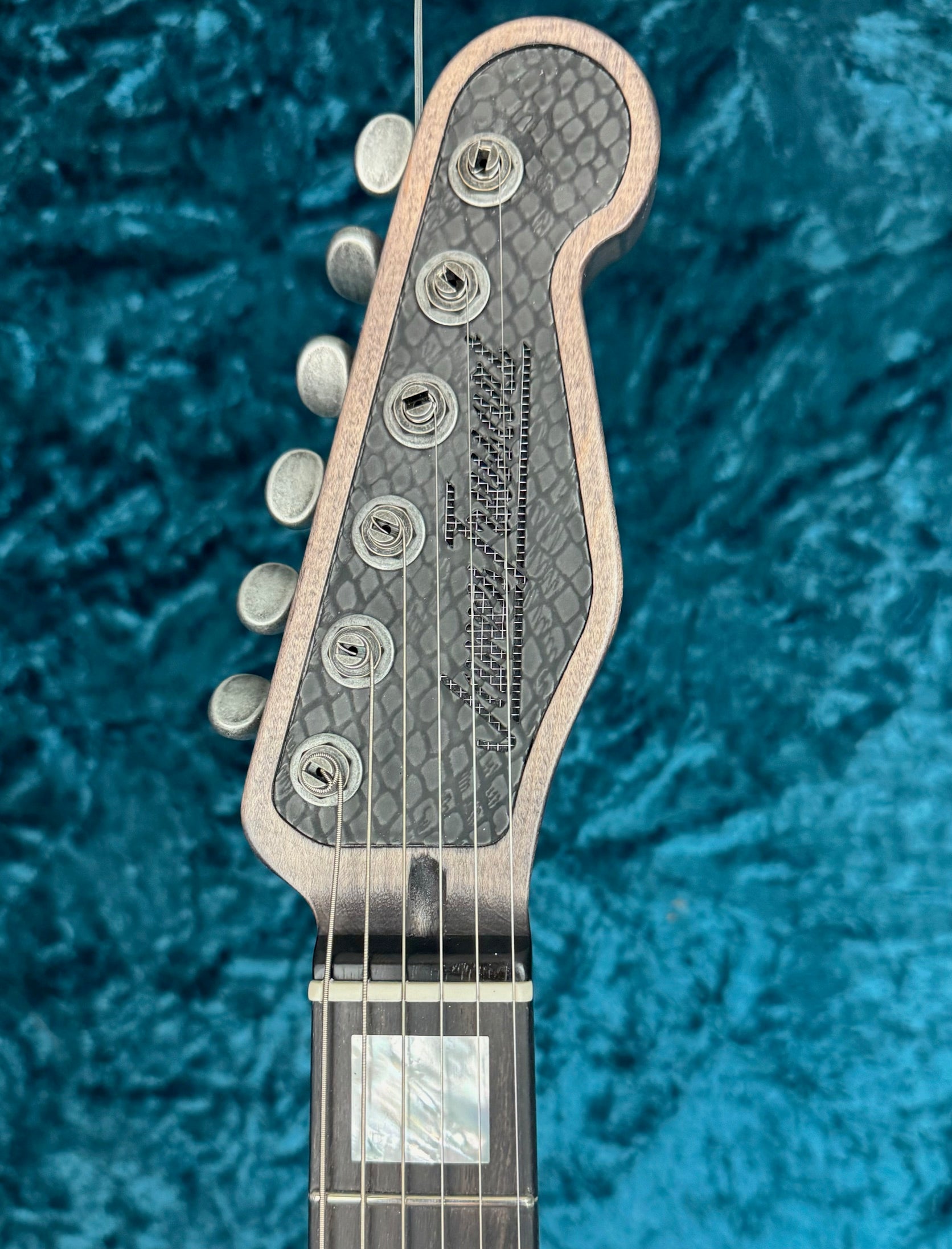 25044 Black Snakeskin Engraved Steelmaster