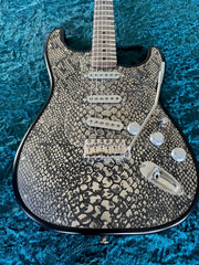25054 Johnny Hallyday Antique Silver Snakeskin Steel O Matic