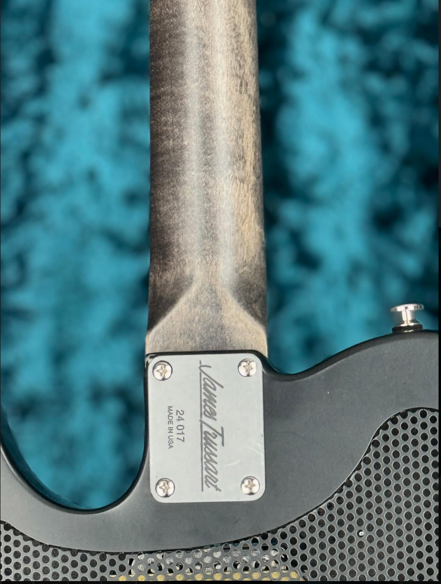 24017 Black on Steel Roses Satin Deluxe Steelcaster