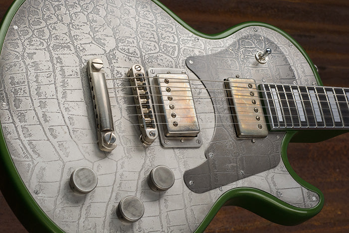 19031 Antique Silver Gator Engraved Cadillac Green Steeltop