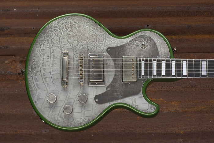 19031 Antique Silver Gator Engraved Cadillac Green Steeltop
