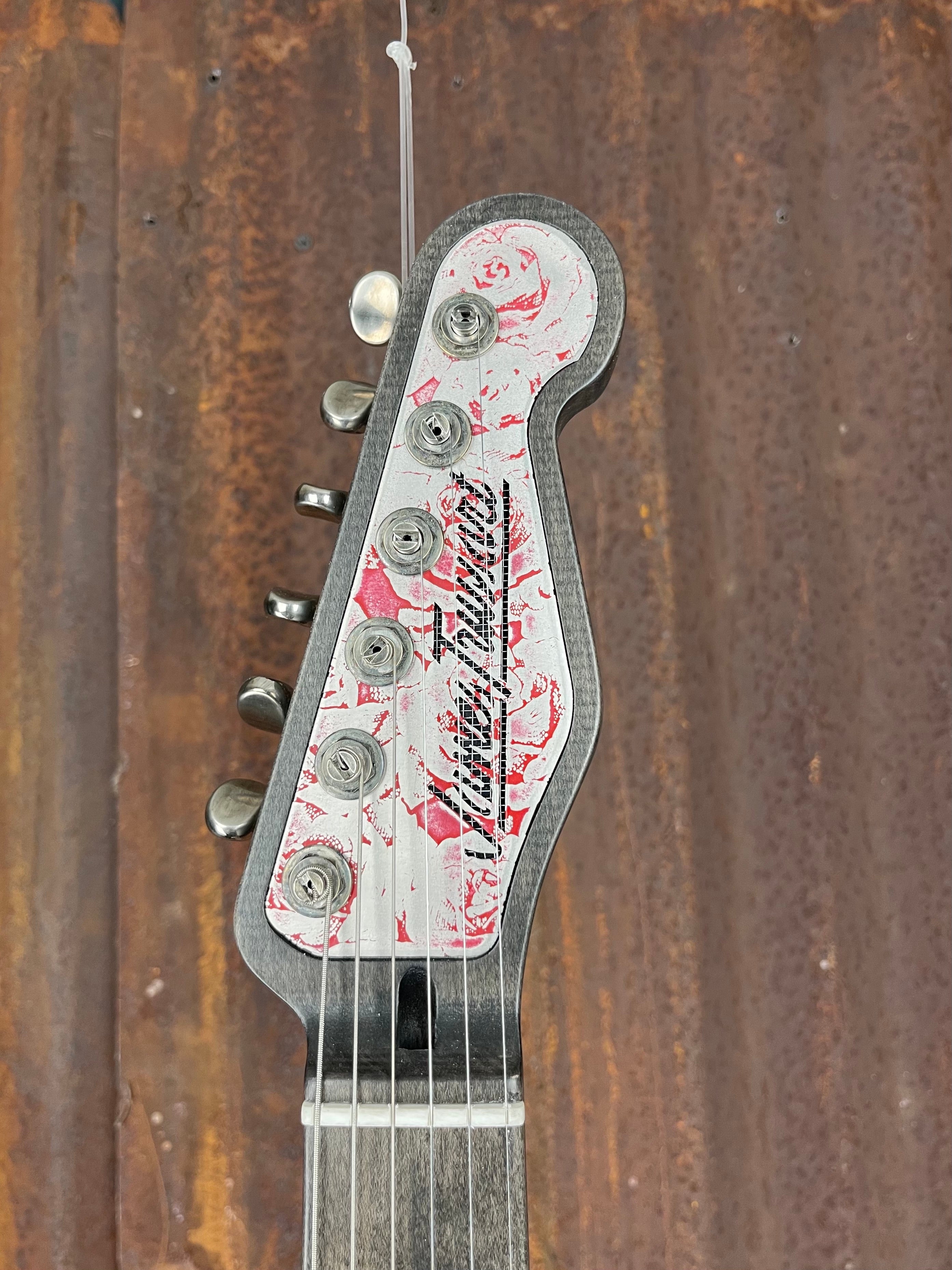 21096 Red on Steel Roses Cream Deluxe SteelCaster