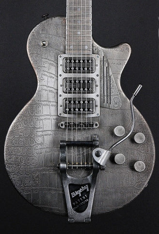 10265 Antique Silver Gator SteelDeville with B7 Bigsby
