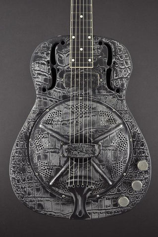 13022 Black on Steel ResoGator