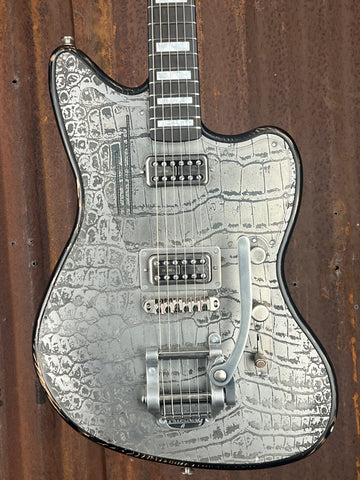 22089 Antique Silver Gator Engraved SteelTeleMaster