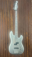 10070 Antique Silver Gator engraved SteelCaster Bass (Tony Garnier 2010)