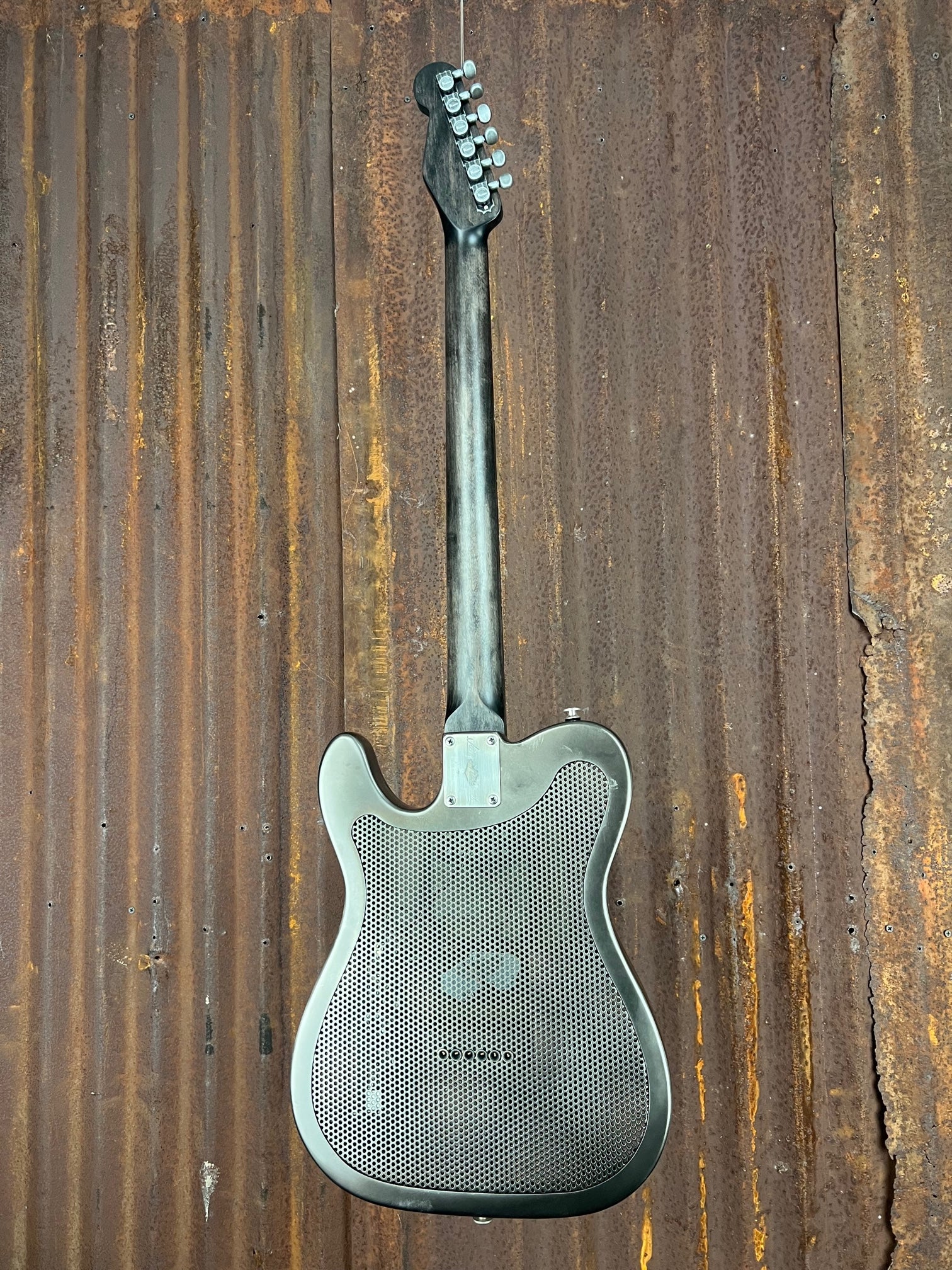 23016 Antique Silver Gator Baritone SteelCaster
