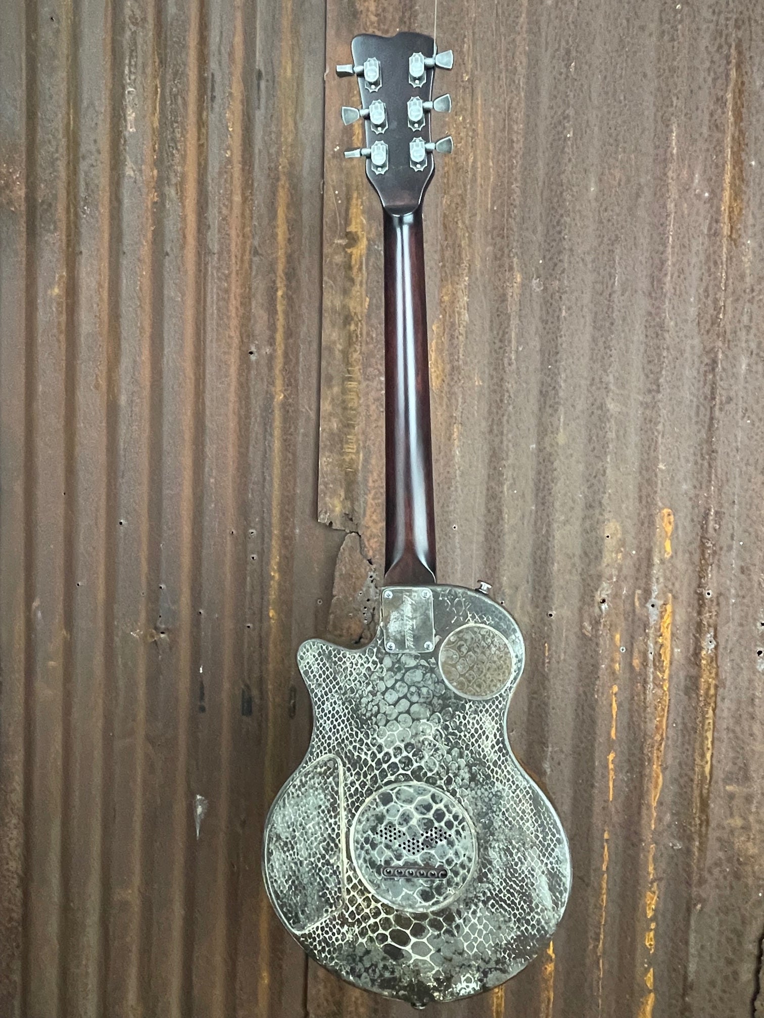 21117 Rust on Cream Snakeskin engraved SteelPhonic