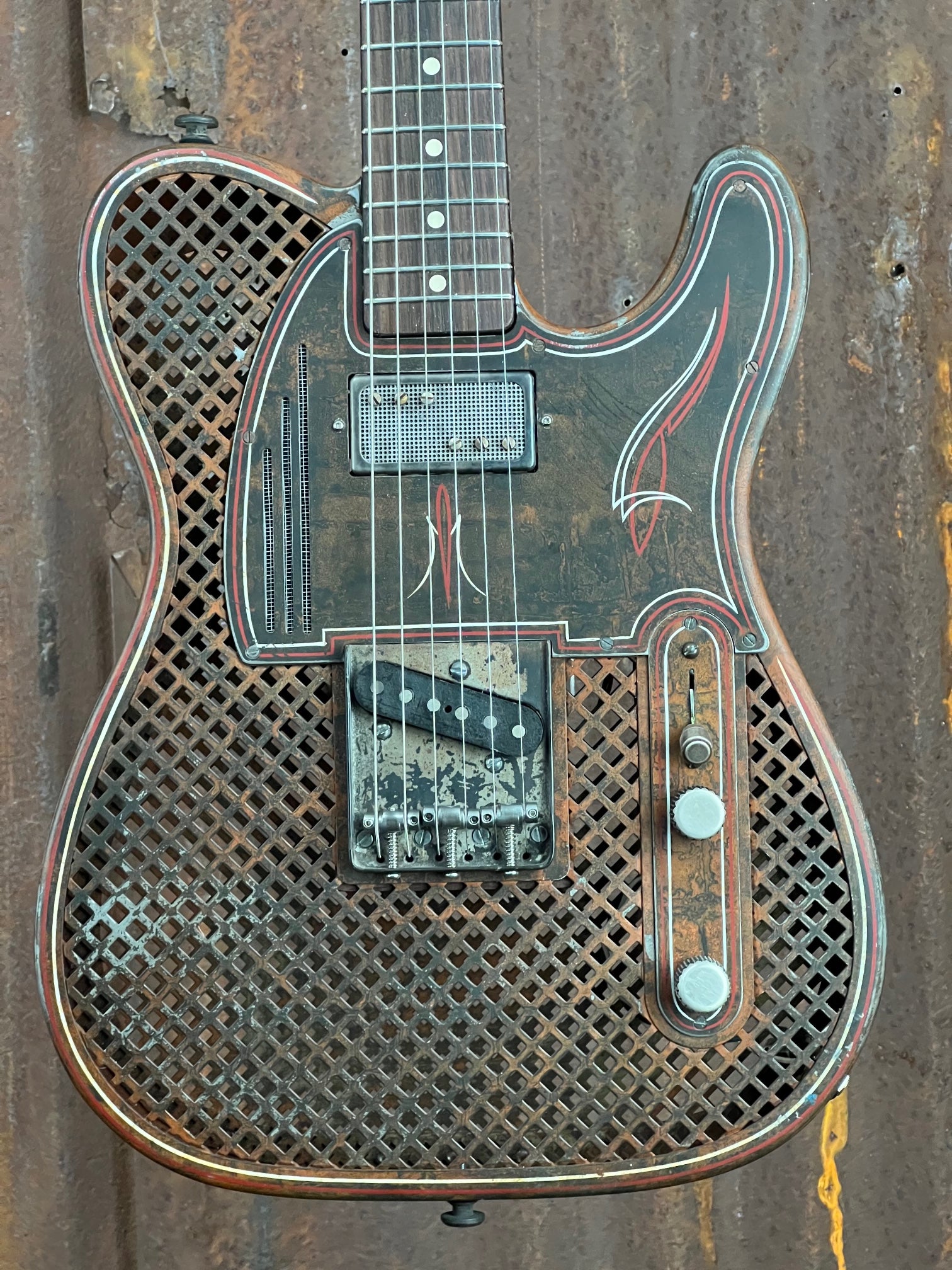 21177 Rusty Pinstriped Caged SteelCaster
