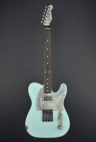 14058 Ocean Blue on Cream Roses SteelCaster