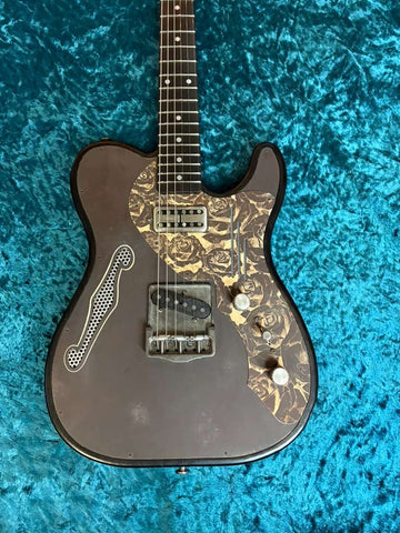 25028 Rusty Roses Deluxe Steeltopcaster