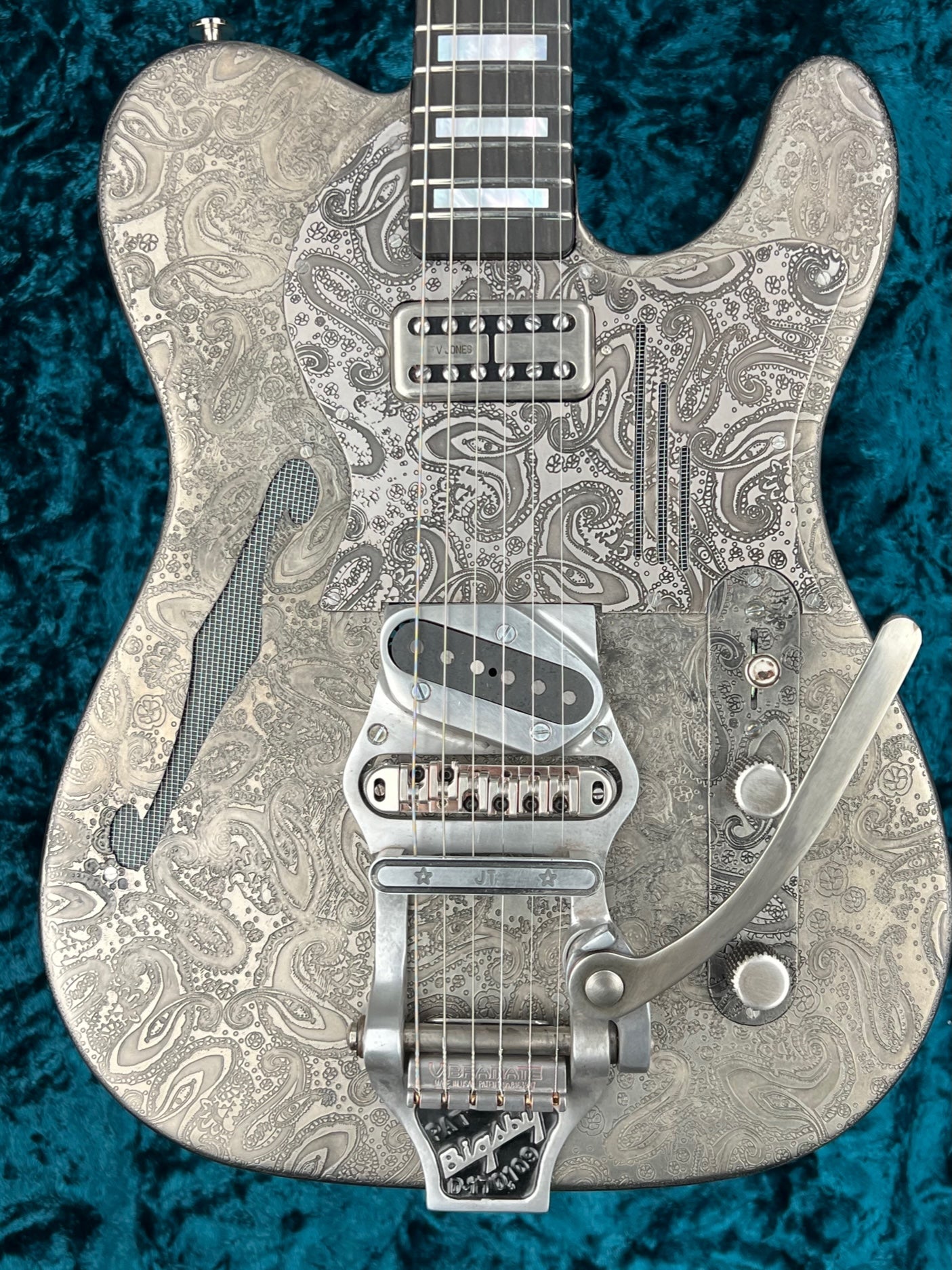 24026 Antique Silver Paisley Deluxe Steelcaster