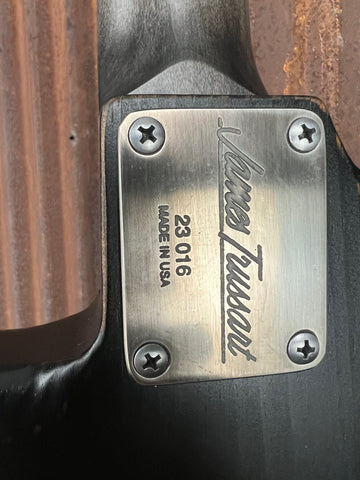 23016 Gator Engraved Satin Black Nitro Steel O Matic