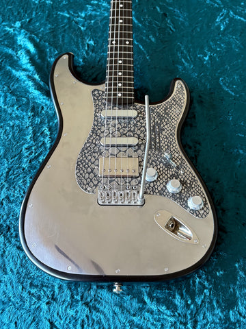 25004 Antique Silver Snakeskin Pickguard Steel O Matic