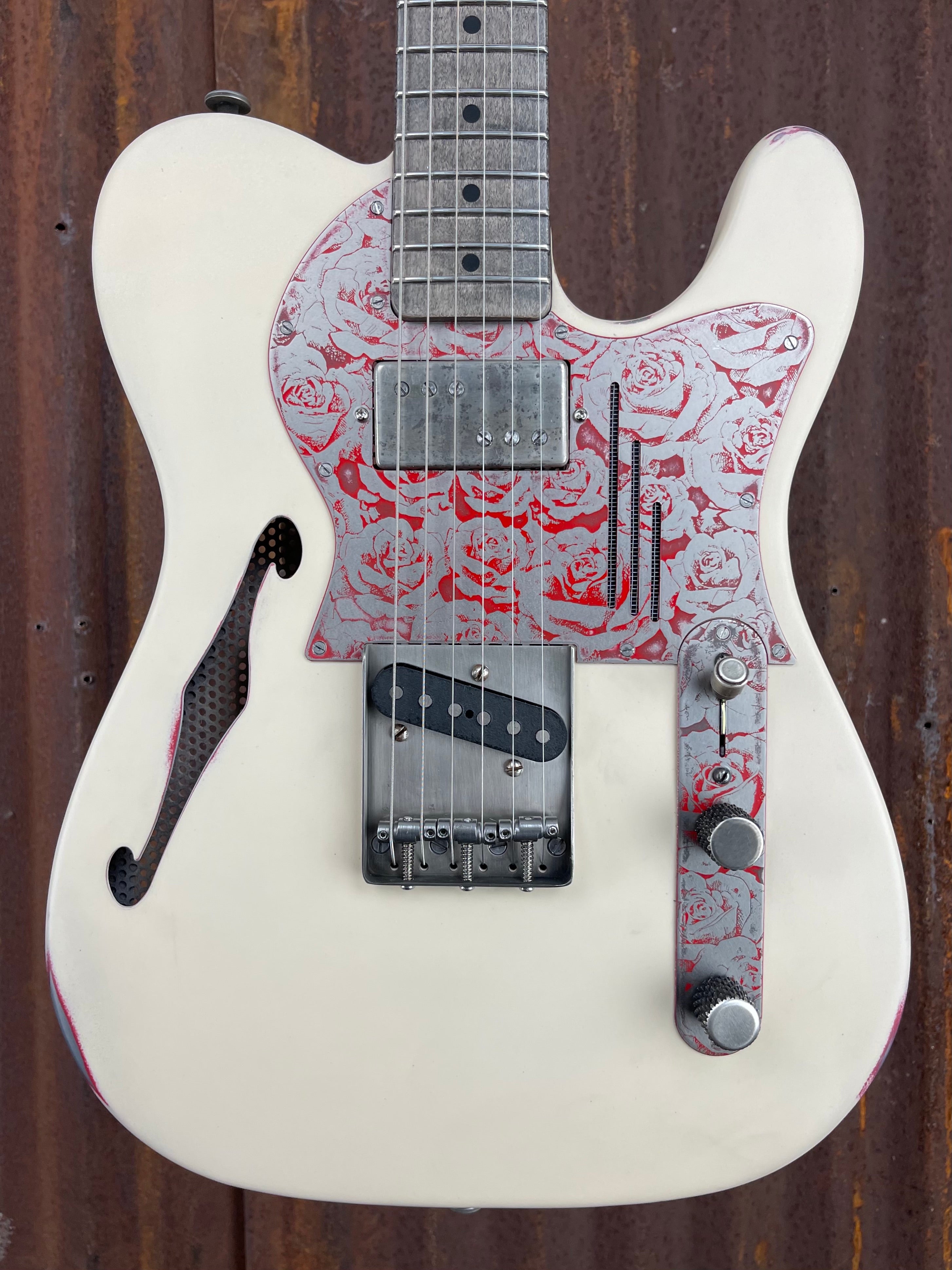 21096 Red on Steel Roses Cream Deluxe SteelCaster
