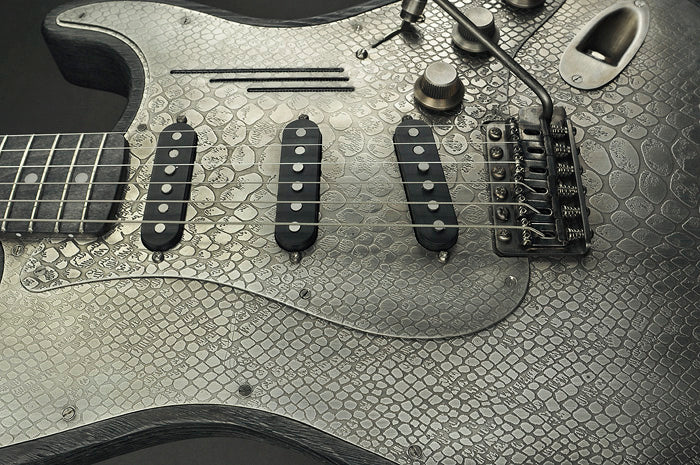 15019 Richard Fortus Antique Silver Snakeskin Steel O Matic