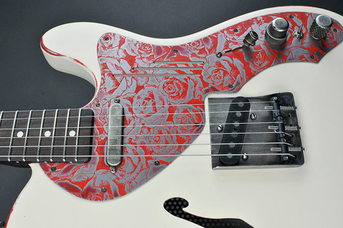 13003 Cream on Red Roses Deluxe SteelCaster