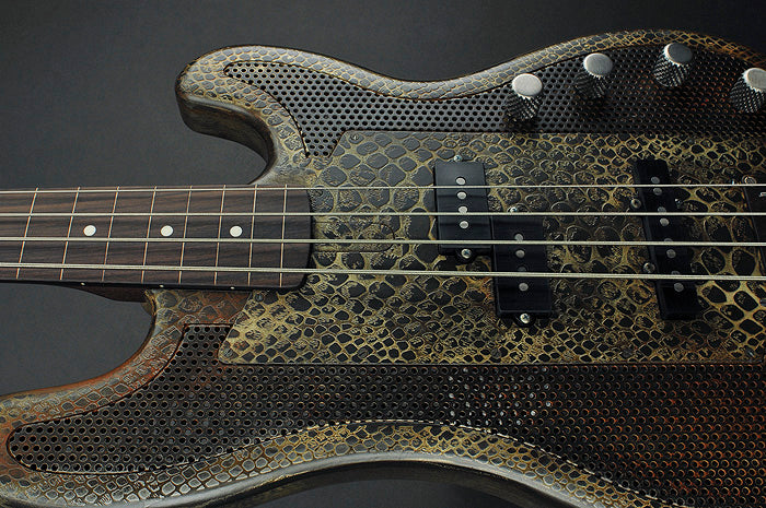 14077 Rust on Cream Snakeskin FRETLESS SteelCaster Bass